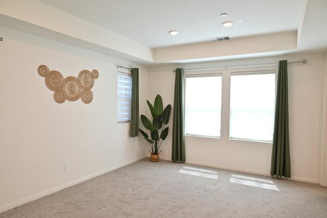 Building Photo - 1692 W Trapezoid Dr