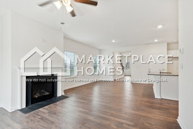 Building Photo - 1161 Ridge Parke