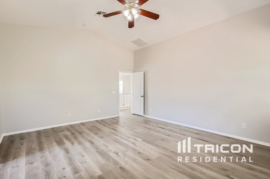 Building Photo - 40352 W Novak Ln