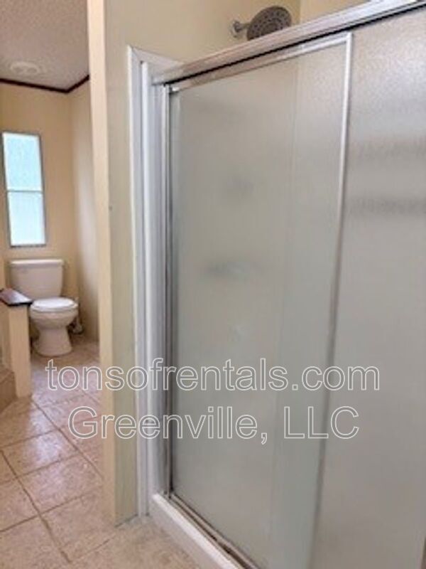Building Photo - 112 Acorn Trail