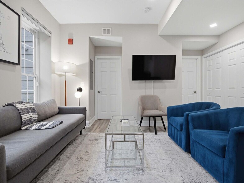 Building Photo - 133 7th St SE