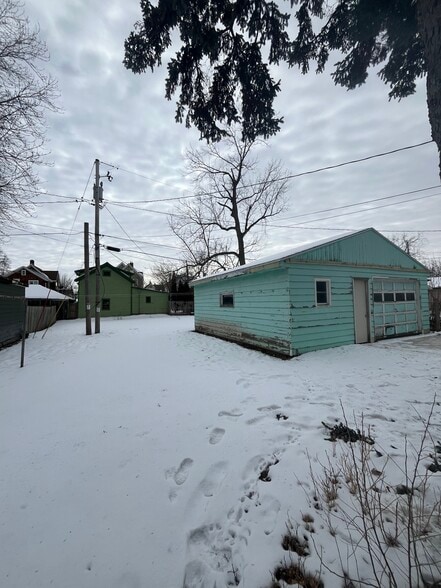 Building Photo - 180 Gillett St