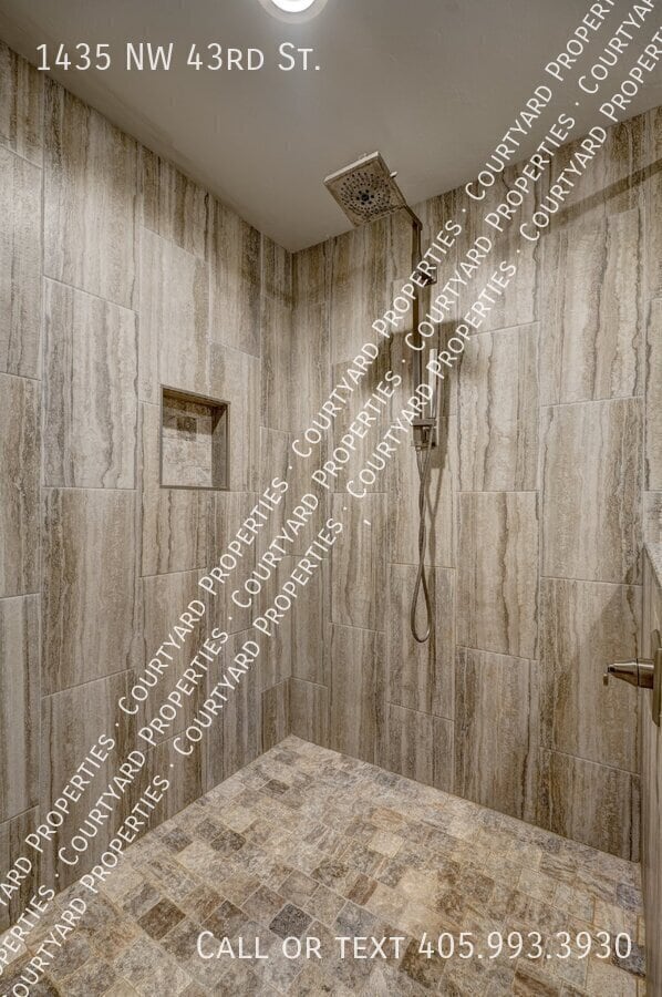 Building Photo - 1435 NW 43rd St