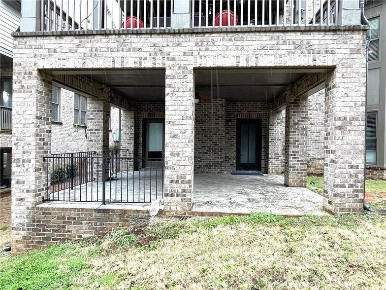 Building Photo - 3816 Chamblee Dunwoody Rd