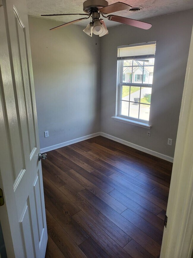 Building Photo - Nice 3 BR, 2.5 Ba with garage like new in Murfreesboro by Carter Realty Asvisors