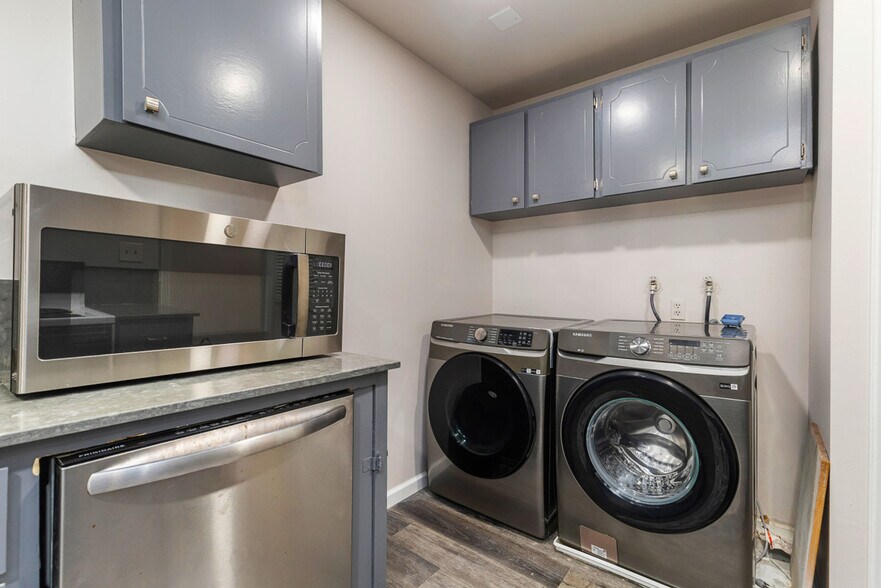 Building Photo - 19122 3rd Dr SE