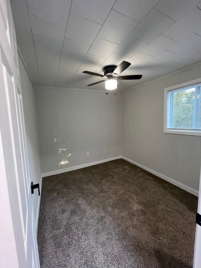 Building Photo - 607
