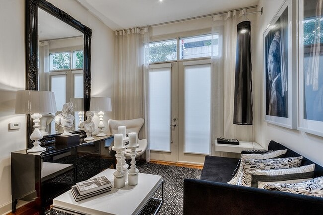 Building Photo - 2801 Waterwall Dr