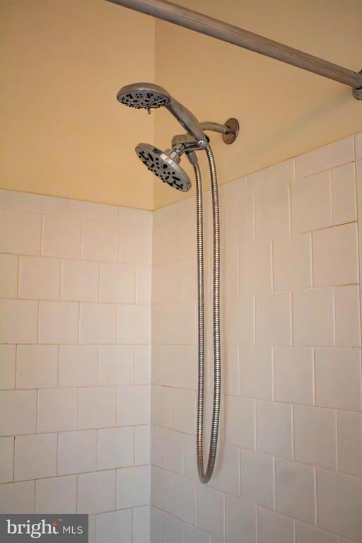 Building Photo - 2095 Pawlet Dr