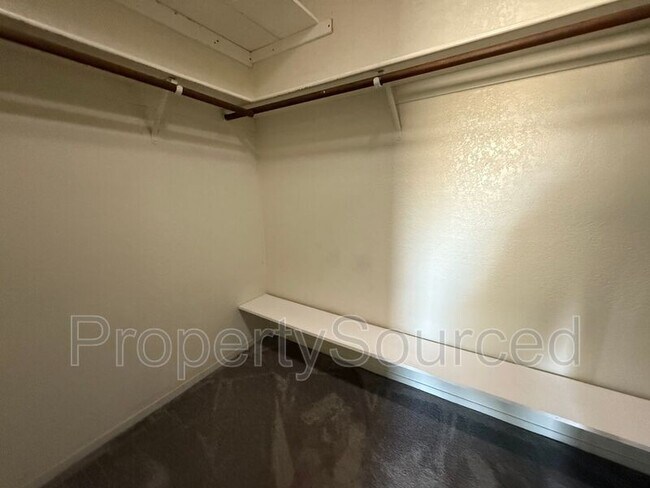 Building Photo - 700 McCoy Ct