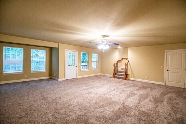 Building Photo - 605 Tunbridge Dr