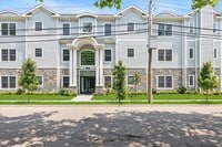 Building Photo - 20 Secatoag Ave