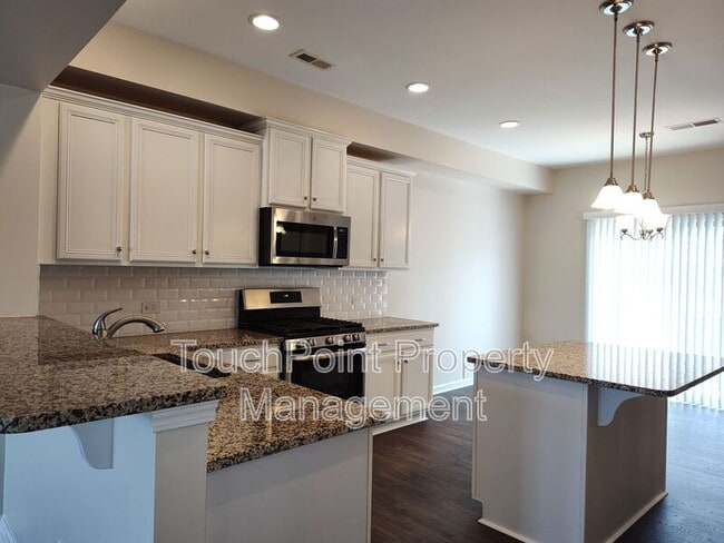 Building Photo - 513 Dulaney Dr