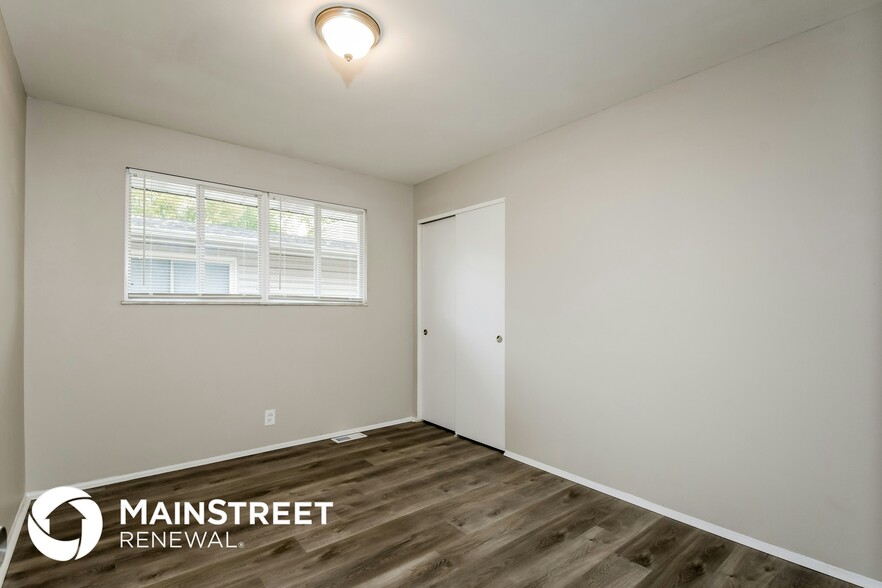 Building Photo - 1575 Loveland Dr