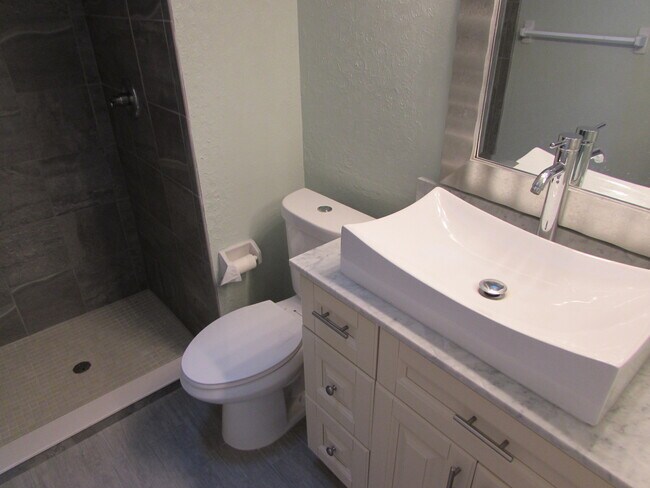 Building Photo - IntraCoastal Single Family Home