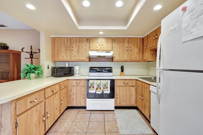 Building Photo - 1558 Shaker Cir