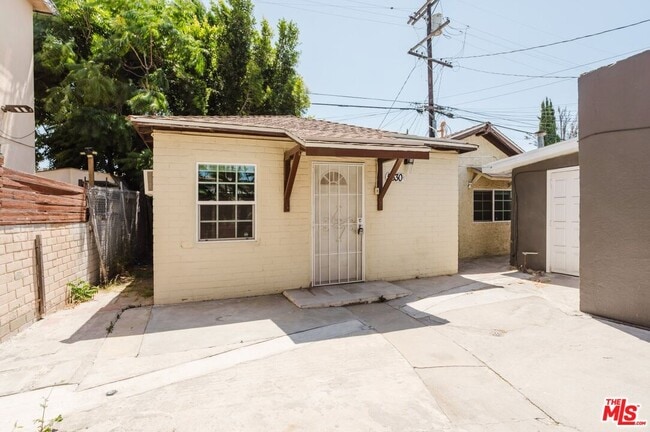 Building Photo - 5630 1/2 Craner Ave