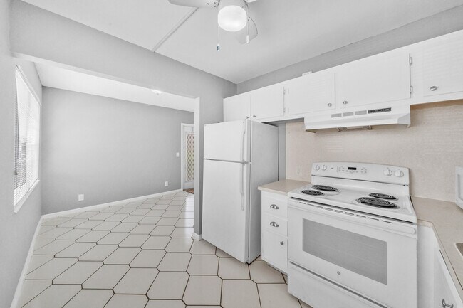 Building Photo - 308 Fanshaw H
