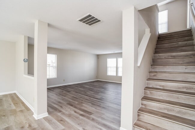 Building Photo - 2818 Royal Fern Ln