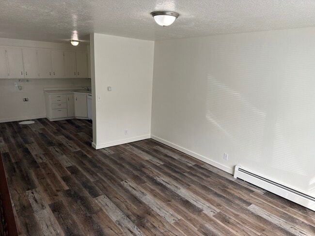 Building Photo - 805 E 275 N