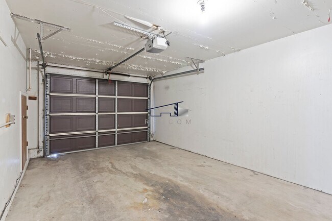 Building Photo - 77 Pheasantbrook Cir