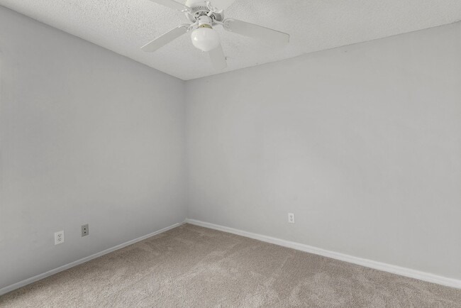 Building Photo - 301 S Capen Ave