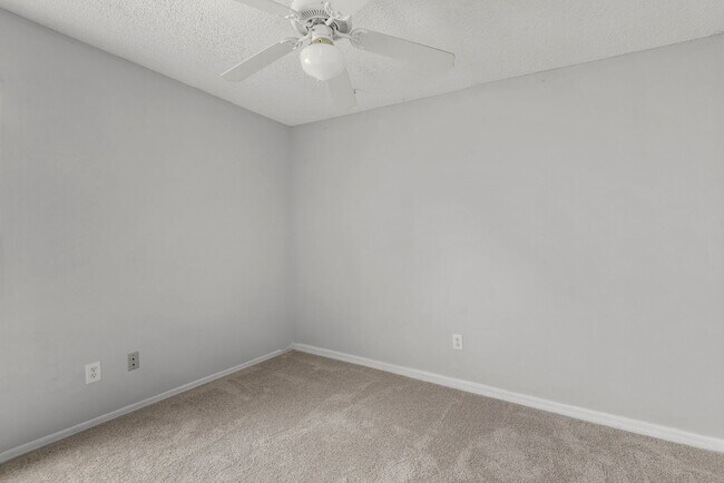 Building Photo - Winter Park 3 bedroom steps to shopping, dining.