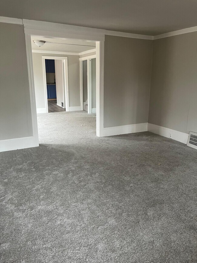 Building Photo - 3701 E 69