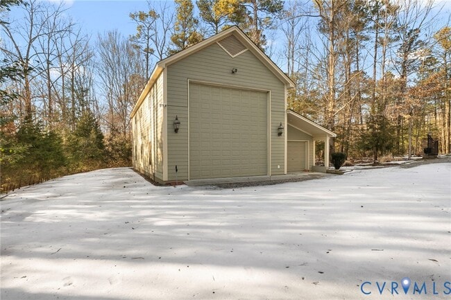 Building Photo - 3535 Meadow Rd