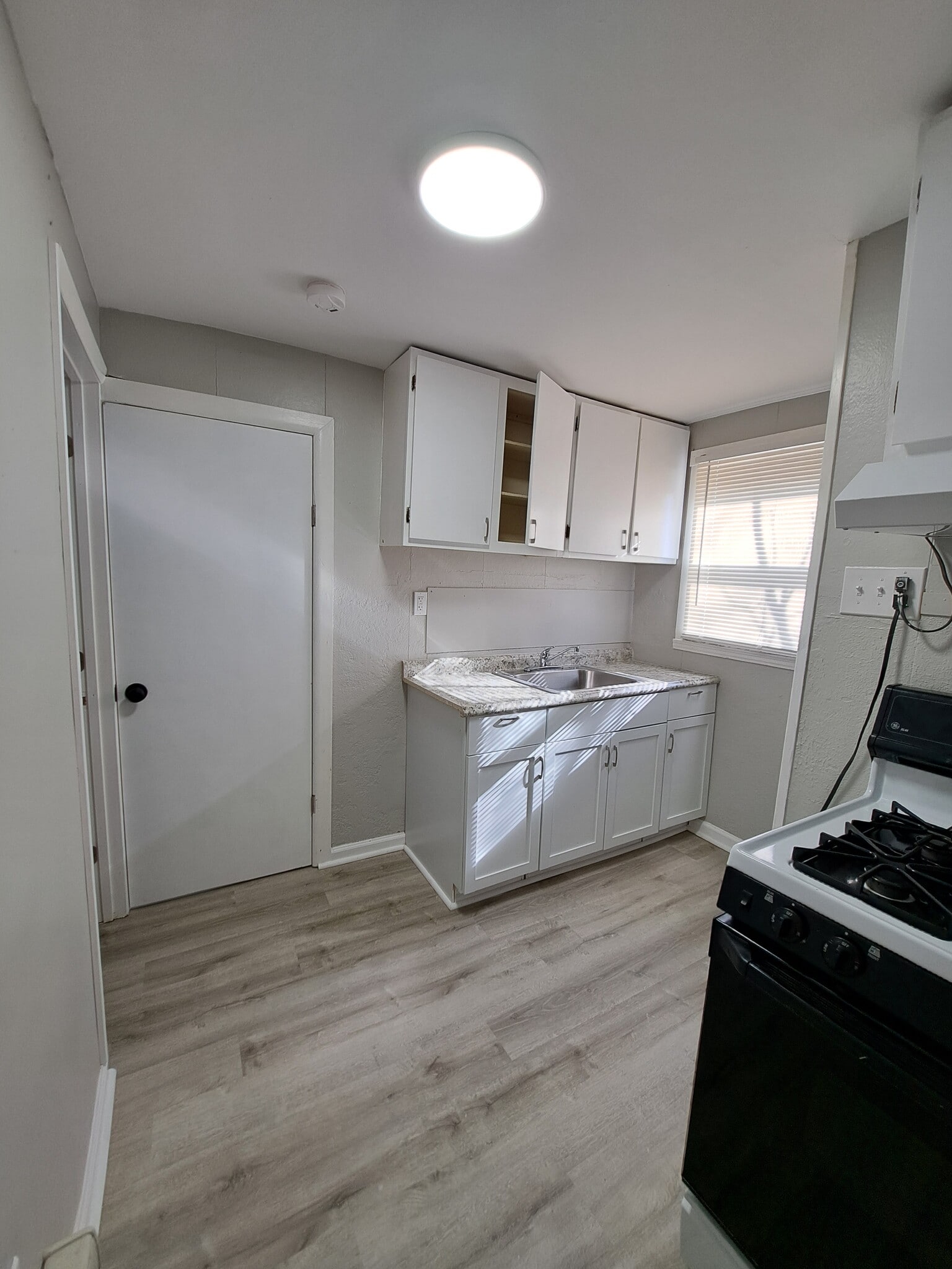 Building Photo - 1156 North Ave