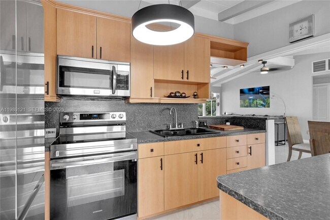 Building Photo - 2430 Key Largo Ln