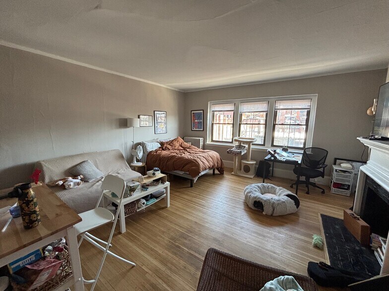 Building Photo - 85 Charles St