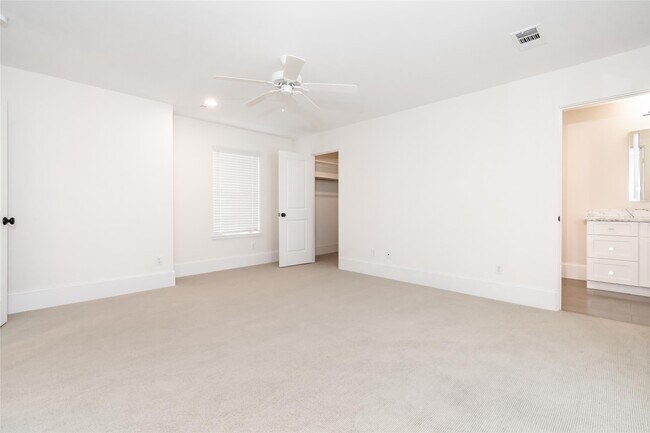 Building Photo - 3821 N Braeswood Blvd