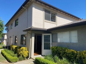 Building Photo - Affordable 2 bedroom townhouse - Simi Valley