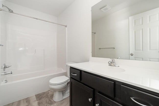 Building Photo - 8 Kenzie Way