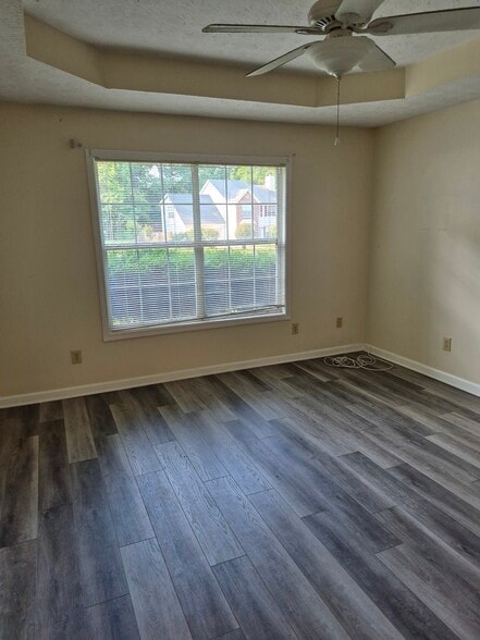 primary bedroom - 153 Valleydale Dr