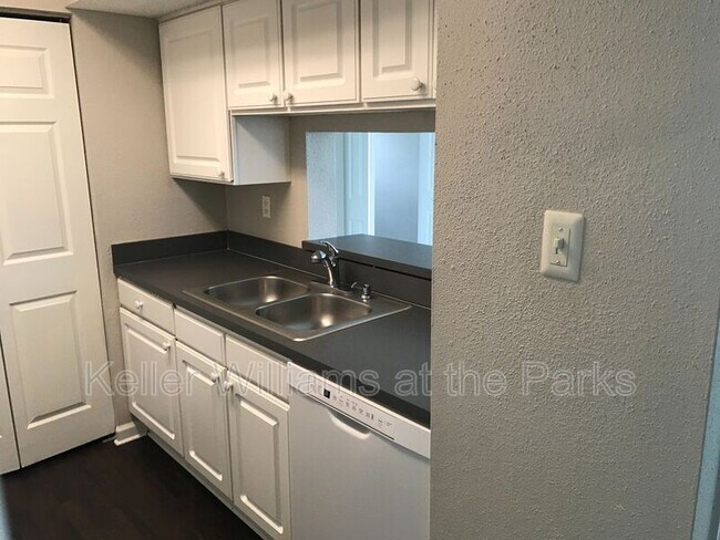 Building Photo - 3716 Idlebrook Cir