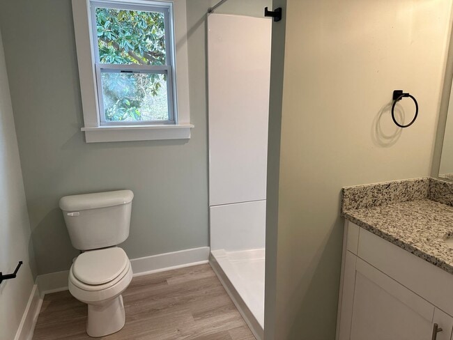 Building Photo - Beautifully Remodeled 4-bedroom Cape Cod -...