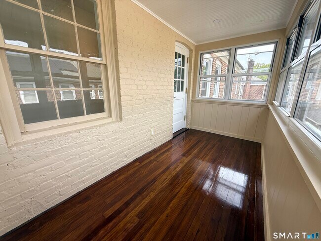 Building Photo - 32 Hadley St