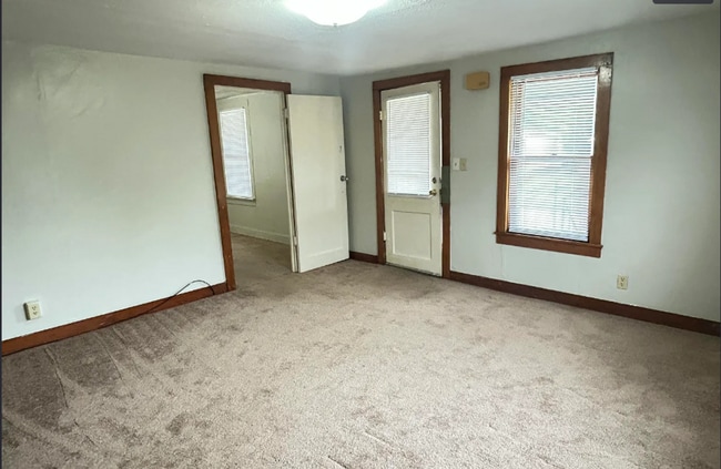 Building Photo - Charming 1-Bedroom Rental in the Heart of ...
