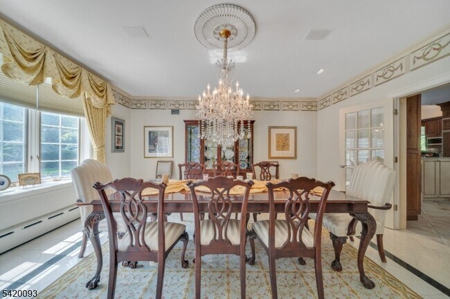 Building Photo - 787 Peach Tree Ln