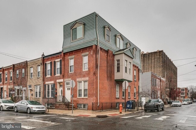 Building Photo - 2401 Carpenter St