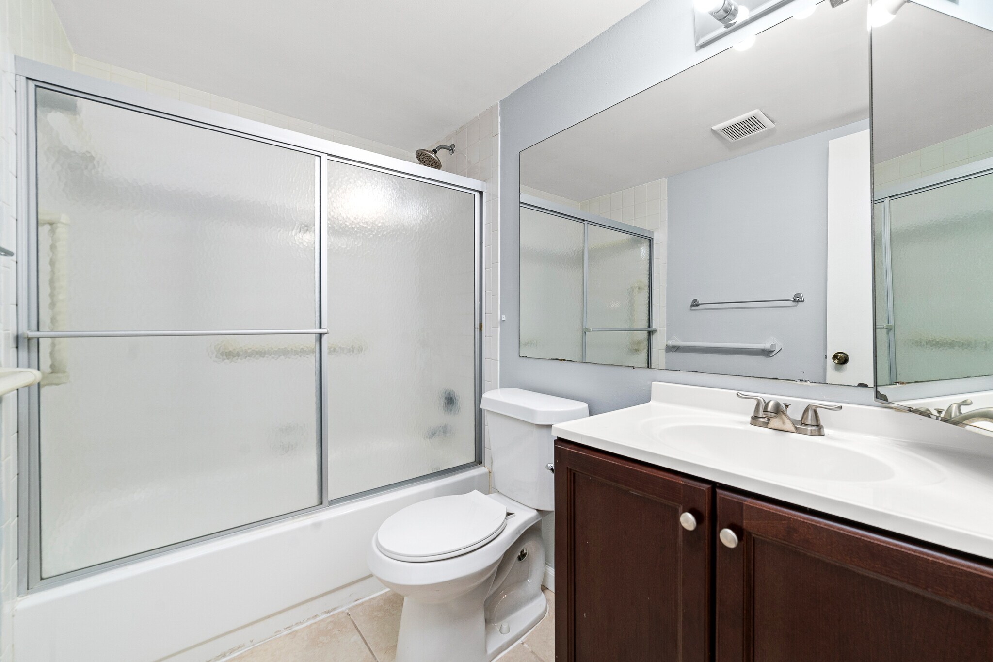 Building Photo - 3425 San Bernadino Dr