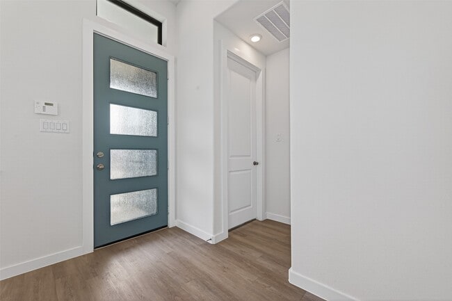 Building Photo - 1213 Mercantile St