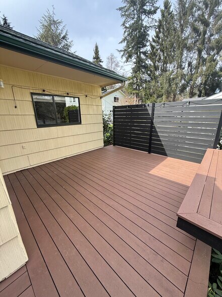 Building Photo - 6840 NE Wood Bay Ln