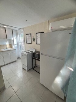 Building Photo - 1208 N Sylvania Ave