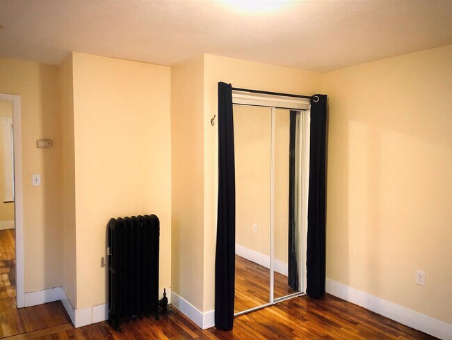 Building Photo - 5 Blake Ave