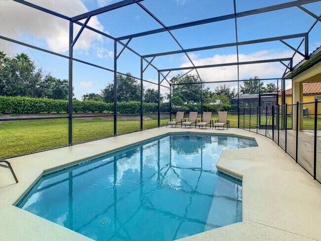 Building Photo - 2533 Rosemont Cir