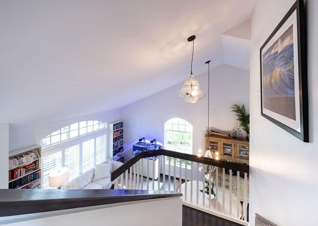 Building Photo - 18157 SE Fairview Cir