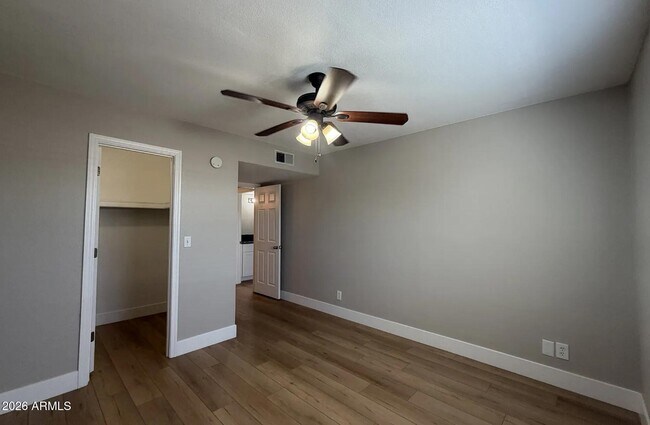 Building Photo - 740 W Elm St